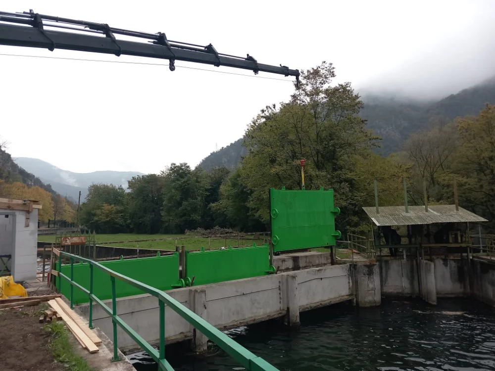 installazione-pannello-verde